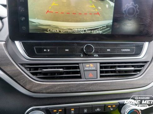 Used 2024 Nissan Altima 2.5 SV w/ SV Premium Package image 25