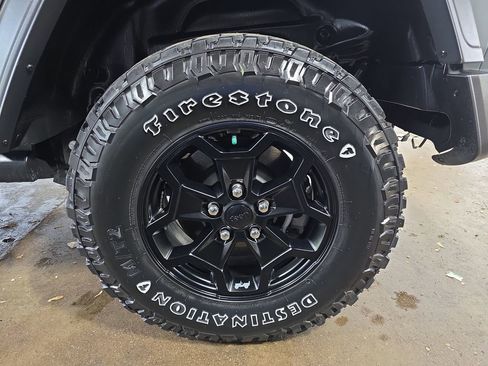Used 2023 Jeep Wrangler Unlimited w/ Cold Weather Group AWD/4WD image 32