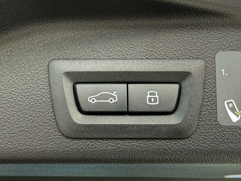 New 2026 BMW X5 sDrive40i image 17