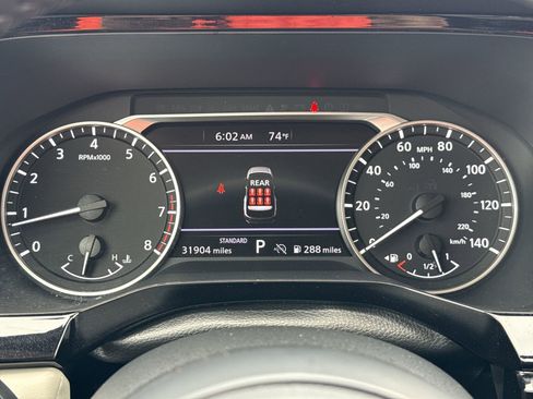 Used 2025 Nissan Pathfinder SV FWD image 10