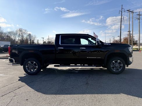 New 2026 GMC Sierra 2500 SLT w/ SLT Premium Package image 8