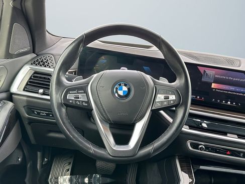 Used 2025 BMW X5 xDrive50e AWD/4WD image 12