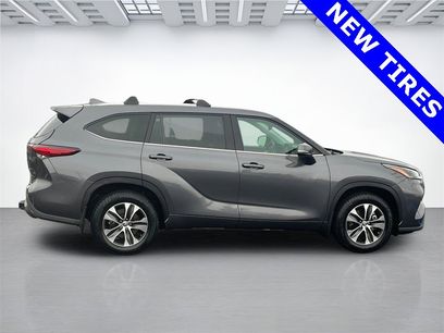 Used 2022 Toyota Highlander XLE