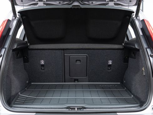 New 2026 Volvo XC40 B5 Plus w/ Protection Package Premier image 10