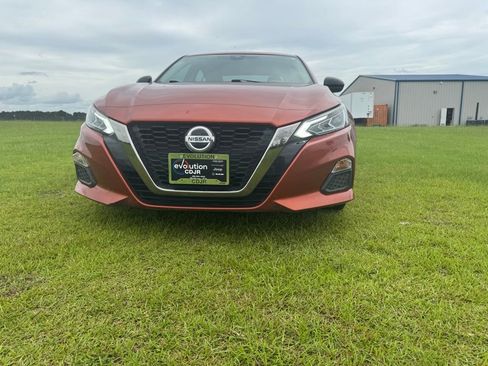 Used 2020 Nissan Altima 2.5 SR FWD image 25
