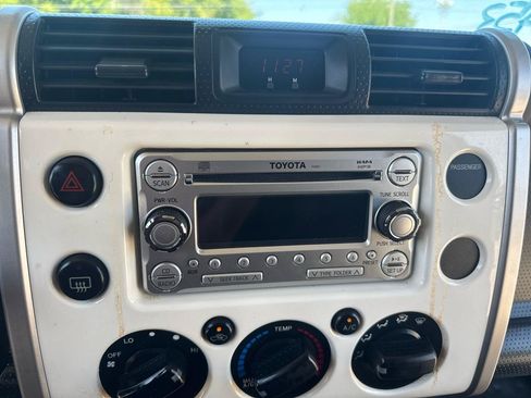 Used 2012 Toyota FJ Cruiser 2WD w/ Convenience Pkg image 26