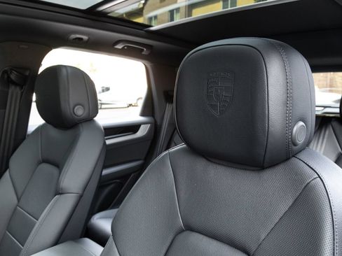 Certified 2026 Porsche Cayenne AWD/4WD image 24