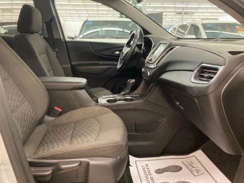 Used 2018 Chevrolet Equinox LT AWD/4WD image 17