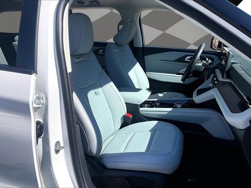 New 2026 Ford Explorer Platinum w/ LUX Leather Package image 30