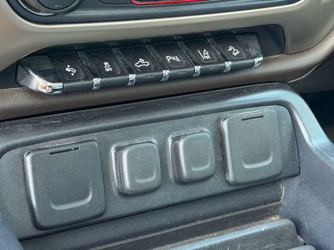 Used 2015 GMC Sierra 1500 Denali image 9