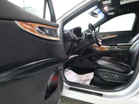 Used 2016 Lincoln MKX Reserve image 9