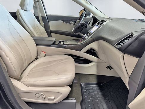 Used 2020 Lincoln Nautilus Reserve w/ Equipment Group 201A image 24