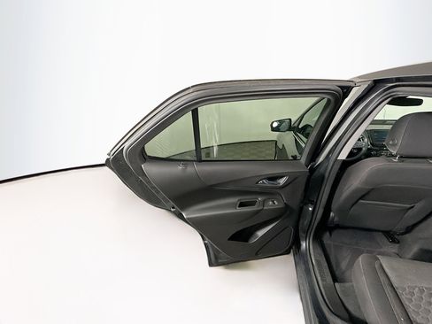 Used 2018 Chevrolet Equinox LT image 25