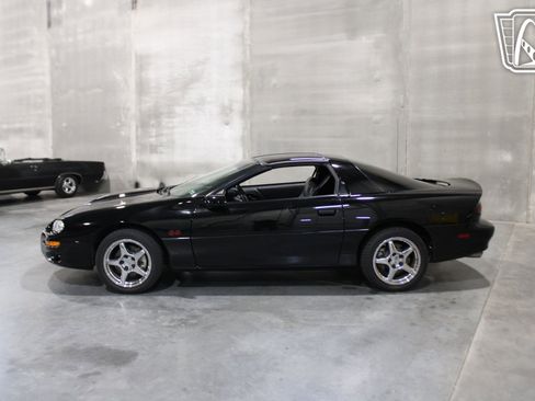 Used 2000 Chevrolet Camaro Z28 w/ SS Performance/Appearance Pkg image 3