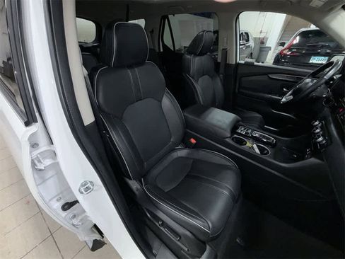 Used 2024 Honda Pilot Elite image 16
