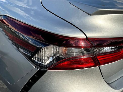 Used 2023 Toyota Camry SE image 28