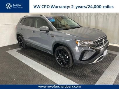 Certified 2023 Volkswagen Taos SE w/ Panoramic Sunroof Package