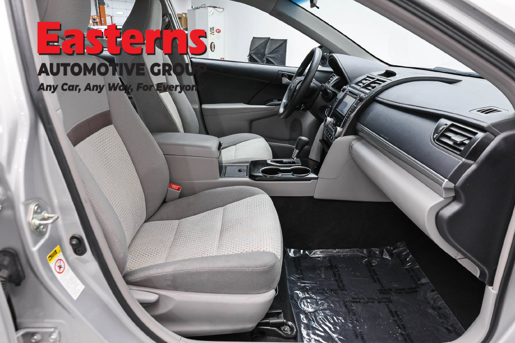 Used 2014 Toyota Camry LE FWD image 24