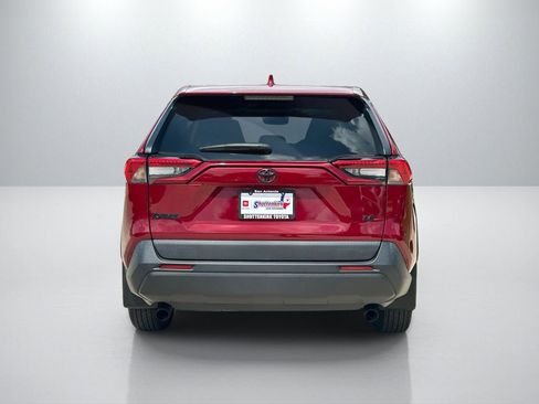 Used 2022 Toyota RAV4 LE FWD image 6