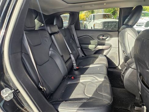 Certified 2021 Jeep Cherokee Latitude Lux w/ Sun & Sound Group image 16