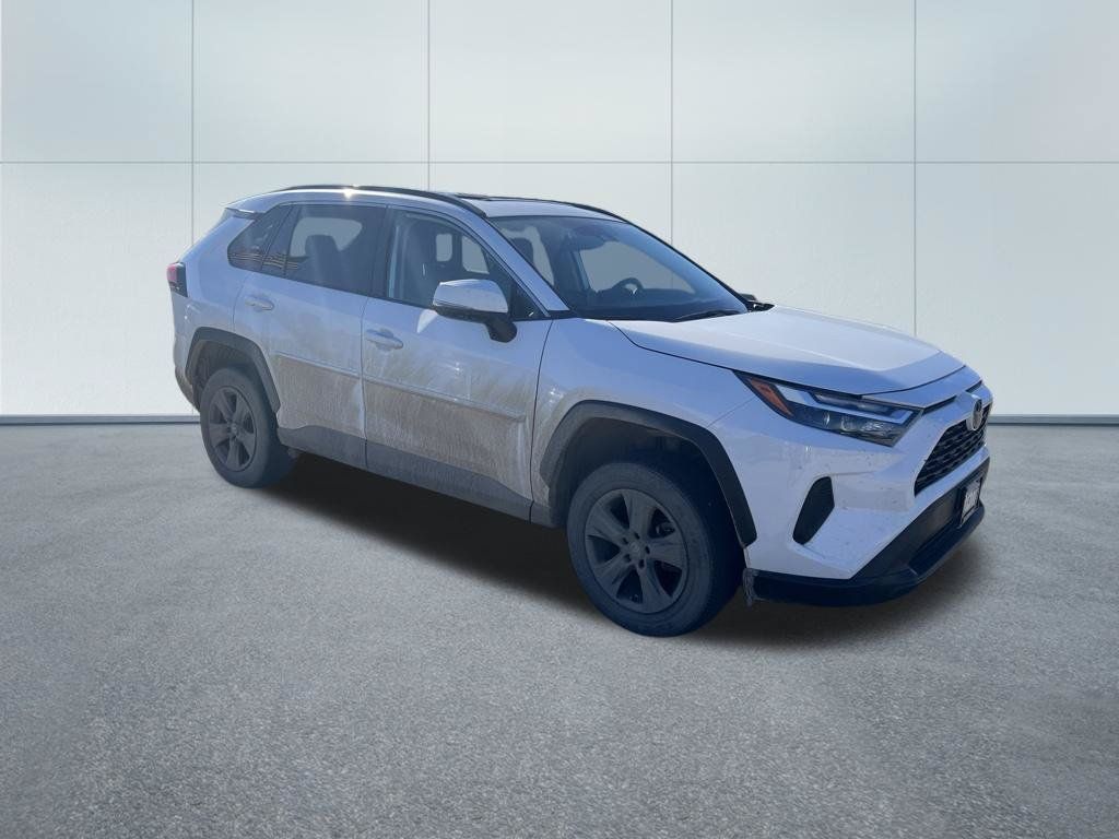 Used 2022 Toyota RAV4 XLE w/ Convenience Package AWD/4WD image 3