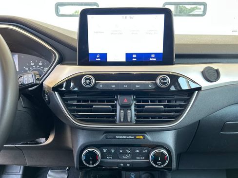 Used 2022 Ford Escape SE w/ Convenience Package FWD image 17