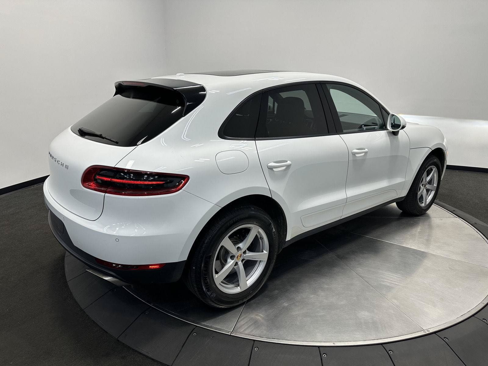 Used 2018 Porsche Macan AWD/4WD image 7