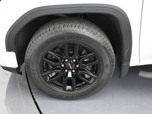 Used 2024 GMC Sierra 1500 Elevation AWD/4WD image 9