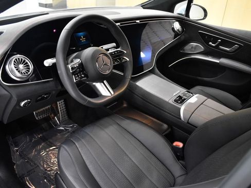 Used 2023 Mercedes-Benz EQS 580 4MATIC Sedan image 19