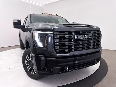 Used 2024 GMC Sierra 3500 Denali Ultimate AWD/4WD image 12