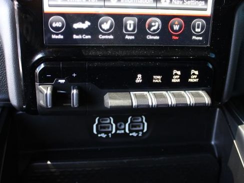 Used 2020 RAM 1500 Laramie w/ Sport Appearance Package AWD/4WD image 28