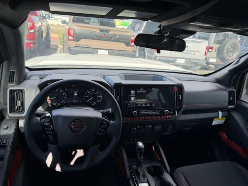Used 2025 Nissan Frontier Pro-X w/ Pro Convenience Package image 10