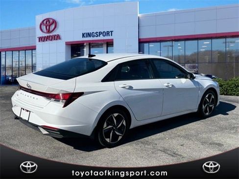 Used 2023 Hyundai Elantra SEL w/ Convenience Package image 5