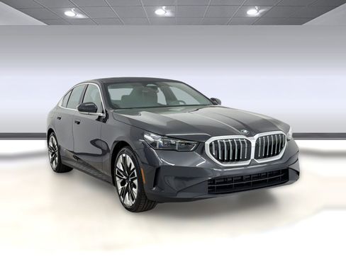 New 2026 BMW 530i w/ Premium Package RWD image 7