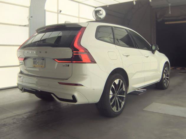 Used 2026 Volvo XC60 B5 Plus AWD/4WD image 2