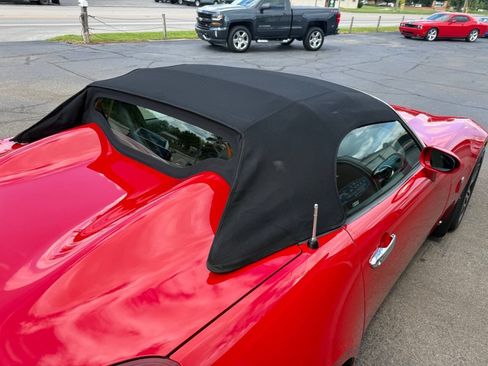 Used 2006 Pontiac Solstice Convertible w/ Premium Package RWD image 45
