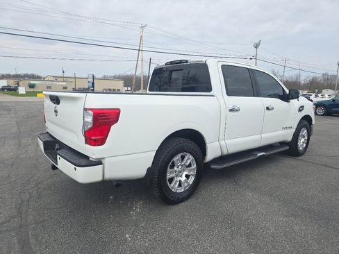 Used 2017 Nissan Titan SV image 6