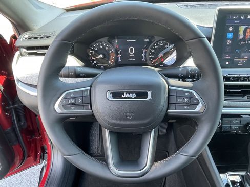 Used 2024 Jeep Compass Latitude image 21