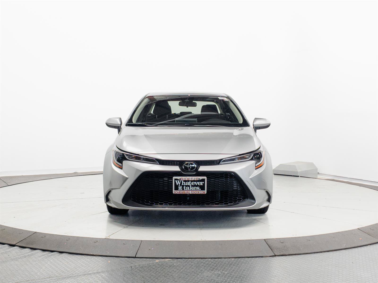 Used 2020 Toyota Corolla LE FWD image 2