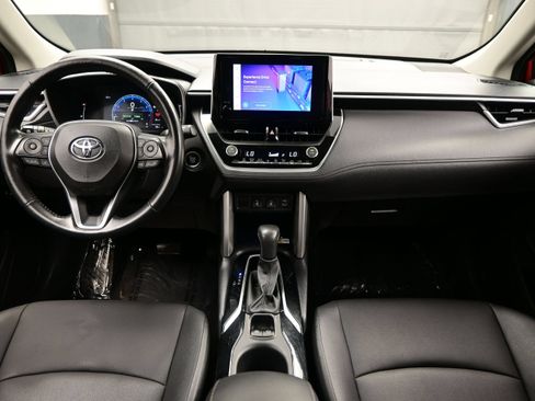 Used 2023 Toyota Corolla Cross XLE AWD/4WD image 17