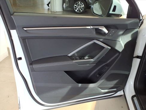 Used 2025 Audi Q3 2.0T Premium w/ Convenience Package image 10