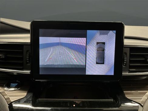 Used 2023 Ford Explorer Limited image 11