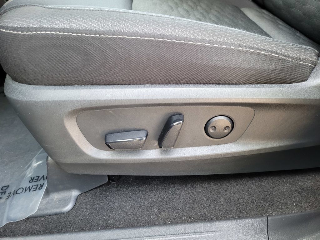 Used 2024 Nissan Pathfinder SV AWD/4WD image 13