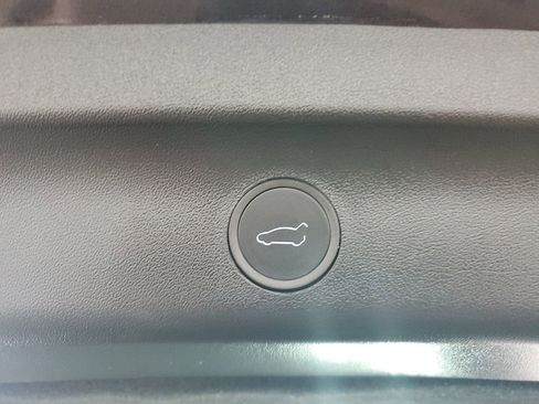 Used 2024 Tesla Model Y Long Range image 33