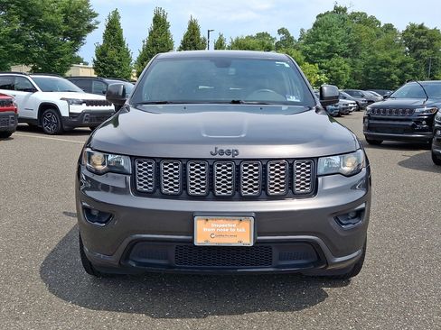 Used 2019 Jeep Grand Cherokee Altitude AWD/4WD image 8