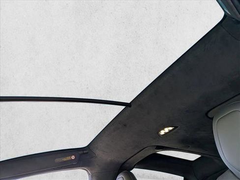 Used 2023 Tesla Model X image 17