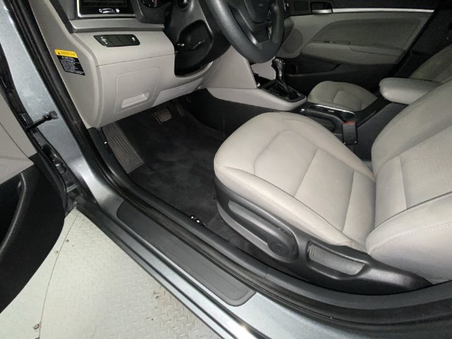 Used 2017 Hyundai Elantra SE FWD image 12