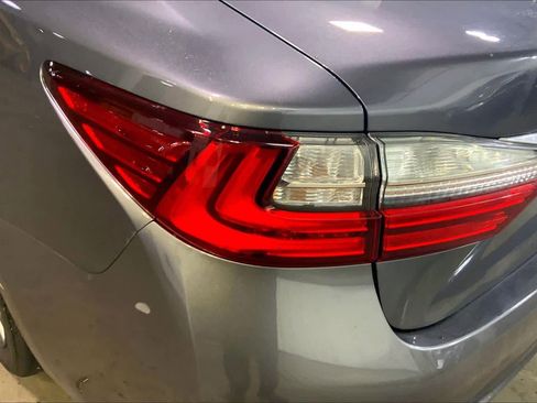 Used 2018 Lexus ES 350 image 28