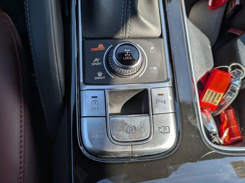 Used 2025 Kia Telluride SX Prestige AWD/4WD image 35