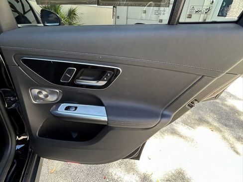 Used 2023 Mercedes-Benz GLC 300 4MATIC w/ Exclusive Trim Package image 32